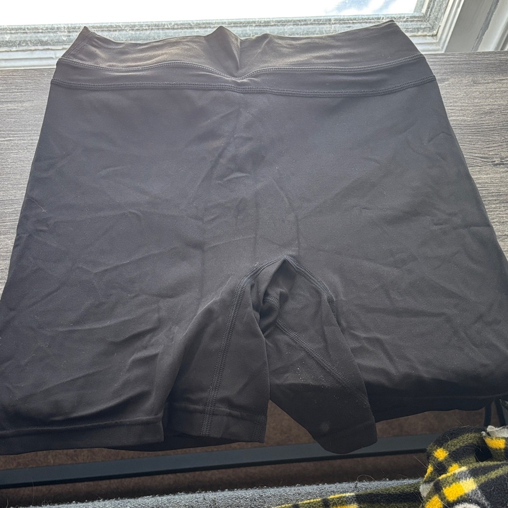 TomTiger black Yoga Shorts